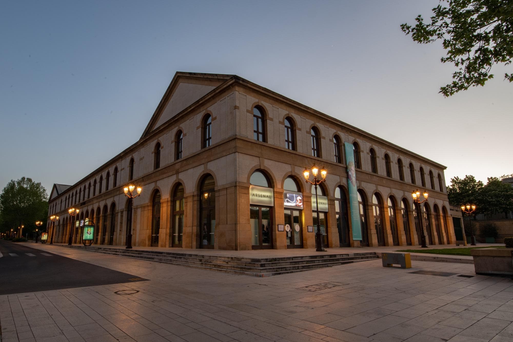 L'Arsenal de Metz au crépuscule